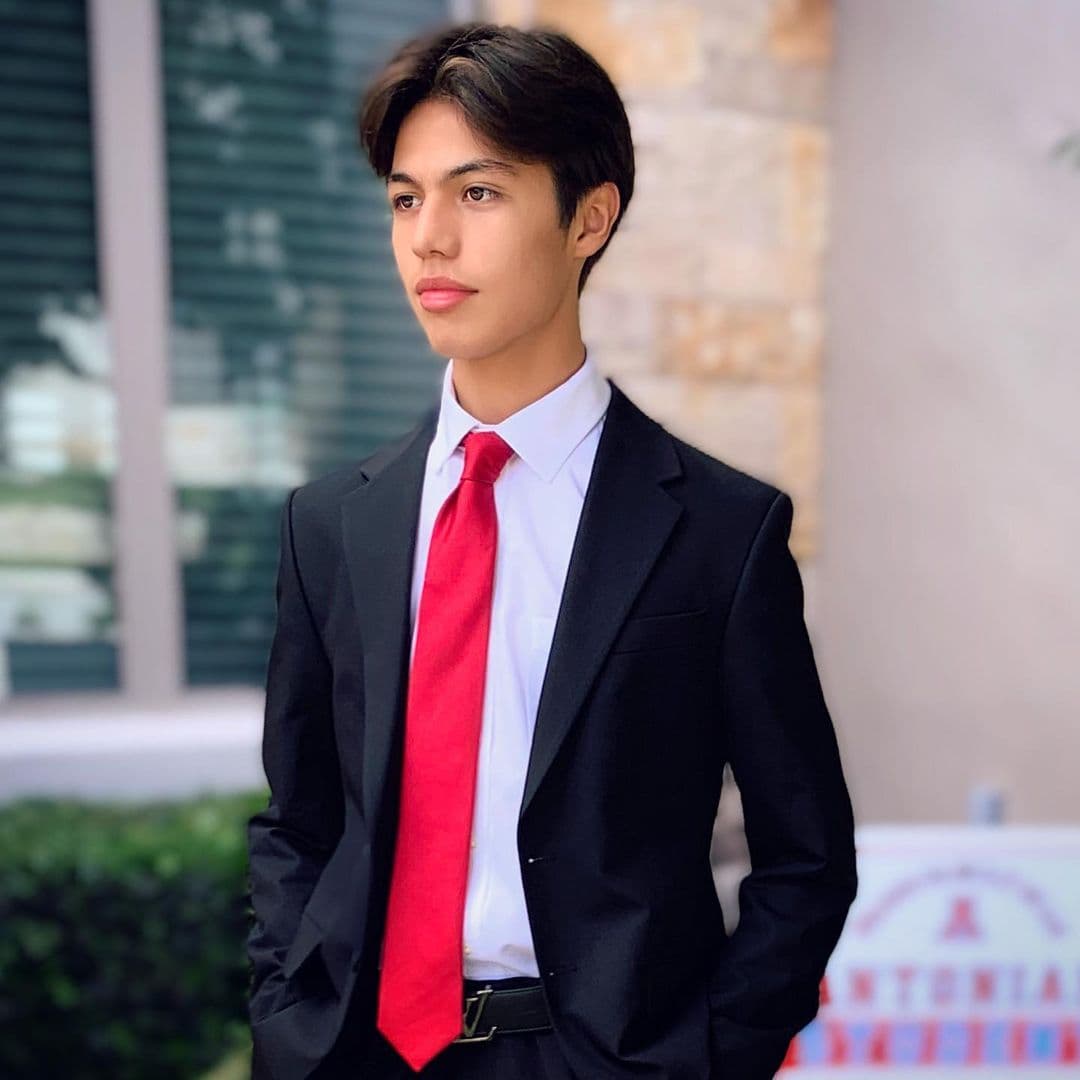 El mayor de sus hijos varones, 'Tavito', también comenzará una nueva etapa, este año pasó al grado escolar 'senior'.