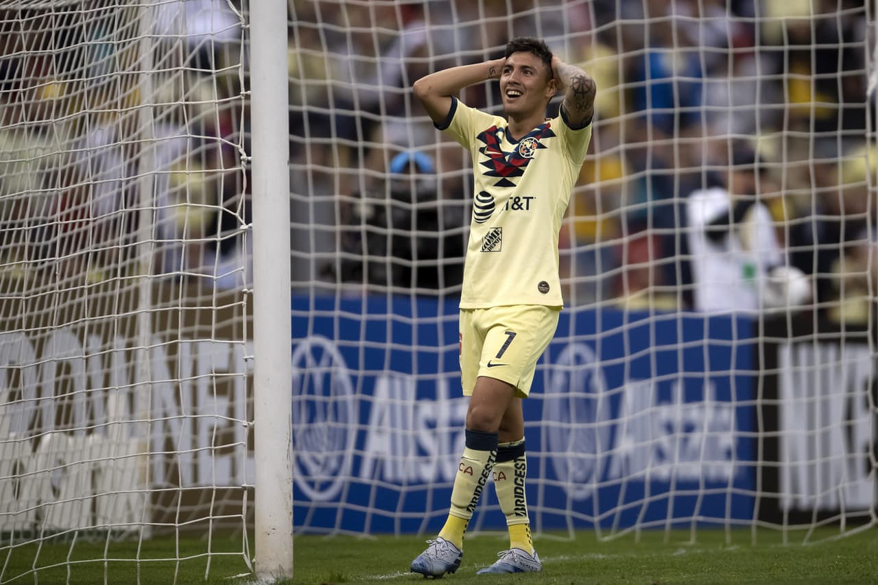 Leo Suárez se perdió la más clara oportunidad de gol de la primera mitad.