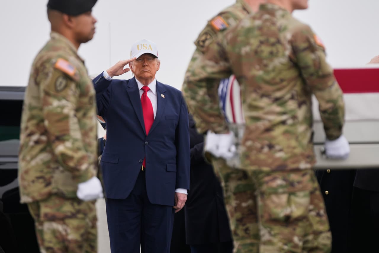 Trump rinde homenaje a seis soldados fallecidos durante la operación 'Furia Épica' 