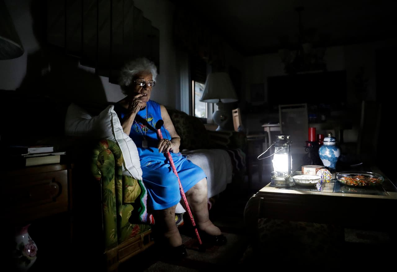 2.6 millones de usuarios siguen sin electricidad en Florida tras el paso de Irma