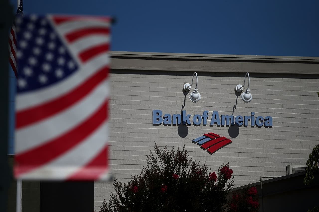 Otra razón por la que no ha recibido el cheque del estímulo, es porque no tiene una cuenta de banco registrada.