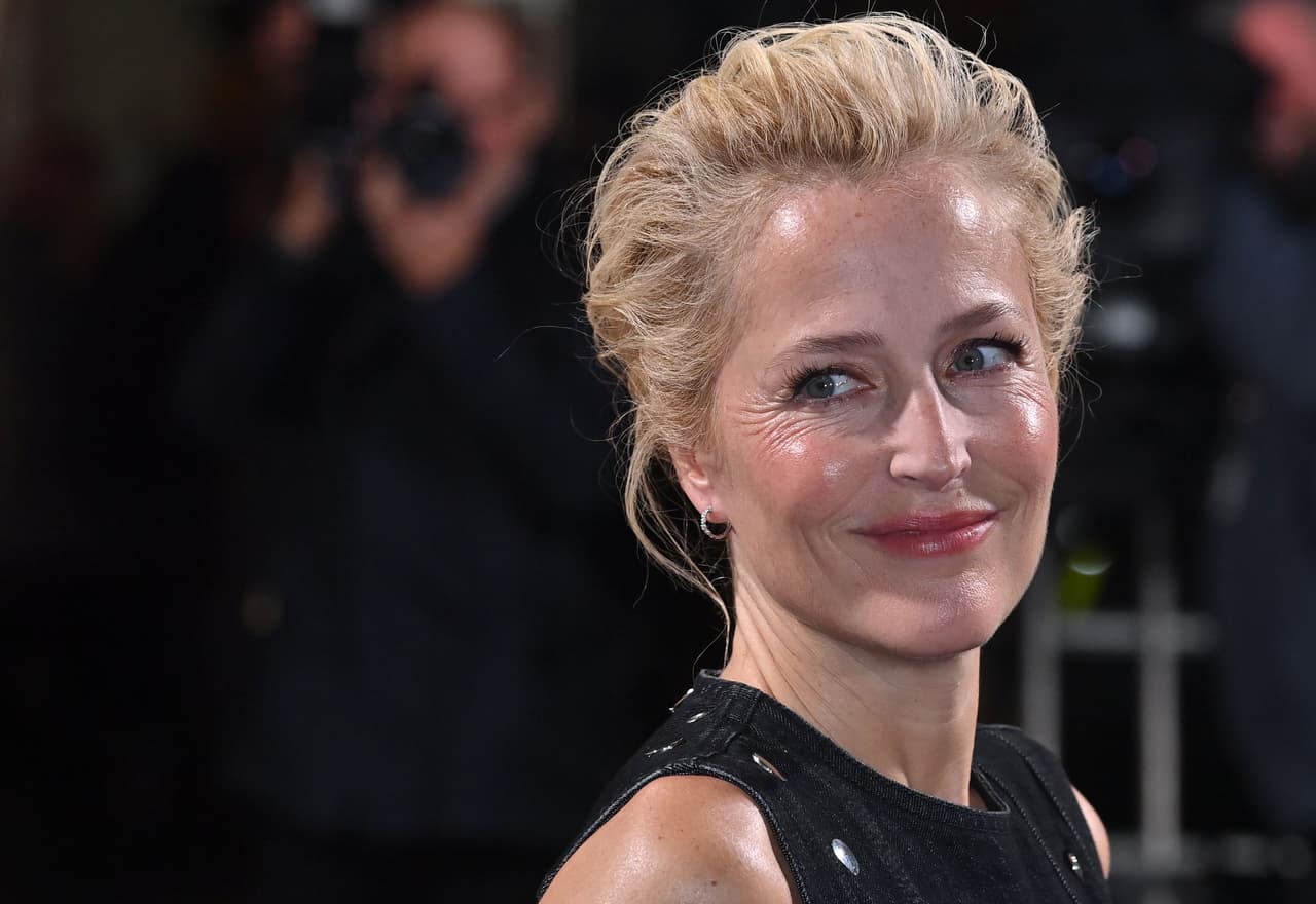 Gillian Anderson.