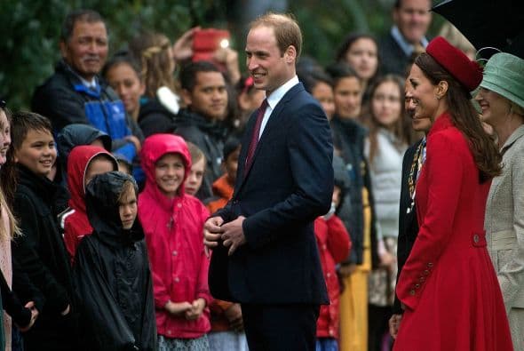 William y Kate a su llegada a Nueva Zelanda. Mira aquí los videos más chismosos.