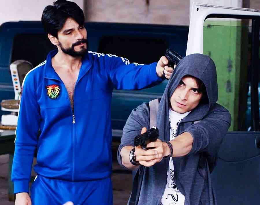 <b>Ligia Uriarte</b> y
<b>Álex Perea</b> se conocieron en el rodaje de la serie ‘Sin miedo a la verdad’, la cual cuenta la historia de Manu, un hacker que debido a su duro pasado busca hacer justicia a las víctimas que no lo consiguen.