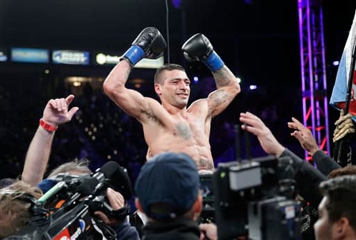 Lucas Matthysse por el título superligero contra el invicto Viktor Postol
