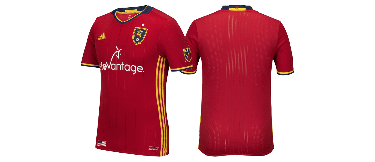 Camiseta de Real Salt Lake para la temporada 2016. Vuelve al origen con el rojo en lugar del borravino.