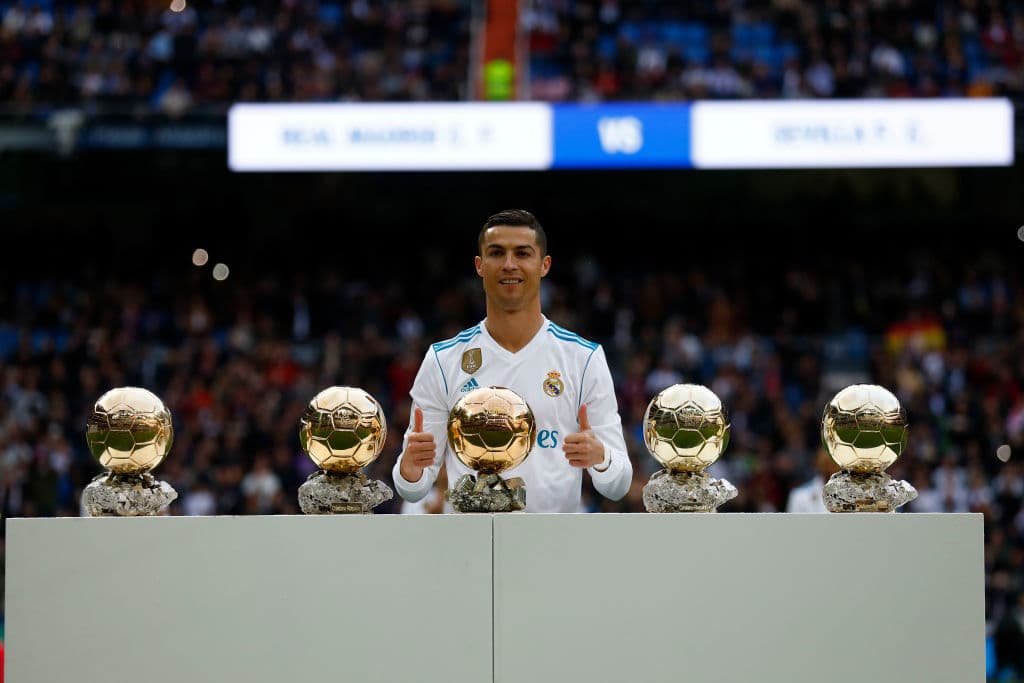 En sus récords personales, Cristiano llegó a las nubes en el Madrid luego de haber conseguido cuatro de los cinco Balones de Oro que tiene en su vitrina.