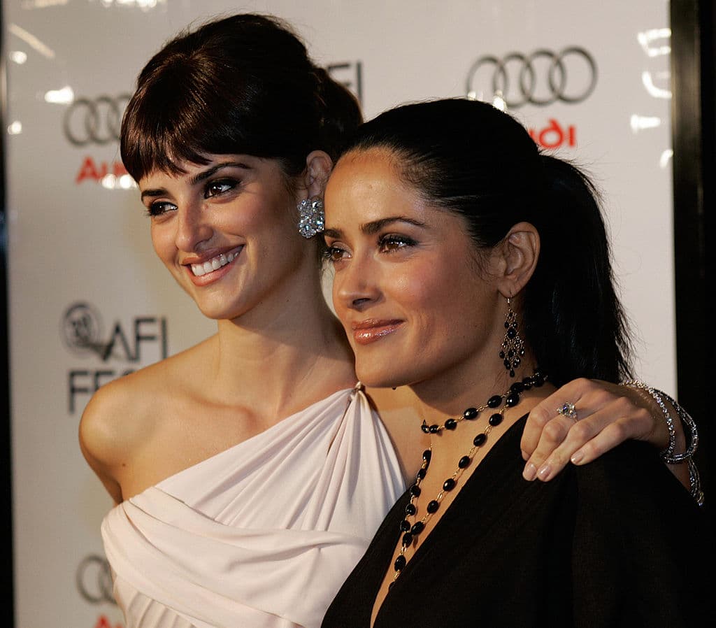 “
<b>Salma Hayek</b> nunca tuvo conocimiento de quién era el propietario de la vivienda ni tuvo contacto alguno con el dueño ni con nadie relacionado con la vivienda, alquilada y pagada por la productora de la película”, emitió su oficina de prensa.