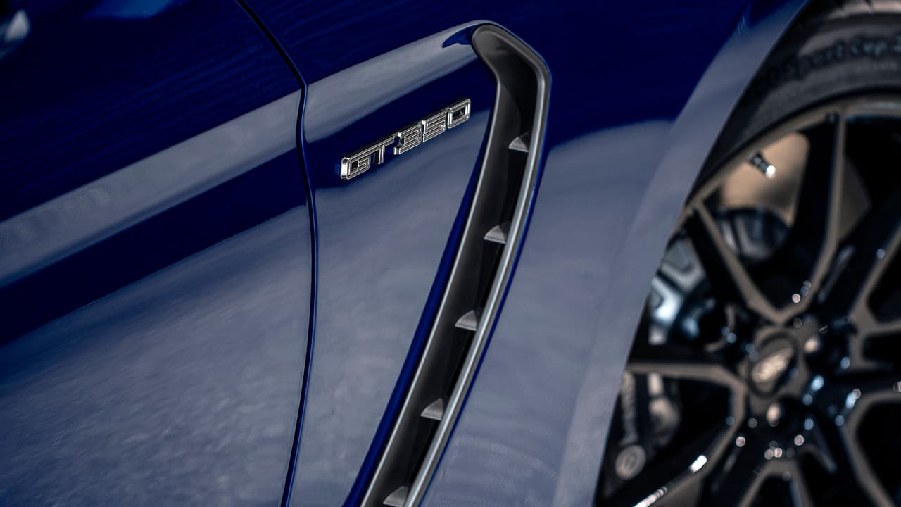 El precio no ha sido oficialmente aún, pero sabemos que estará a la venta a principios del 2019.