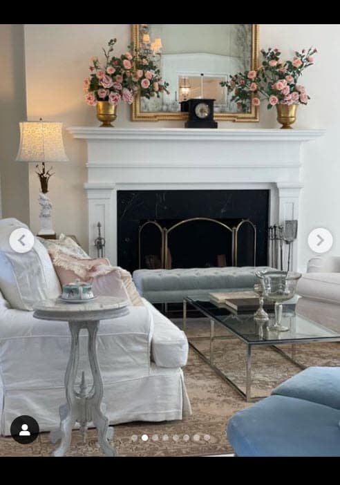 "Hace 20 años, mi increíblemente talentosa amiga Rachel Ashwell decoró nuestra casa en Savannah, Georgia", escribió junto con las imágenes.
<br>