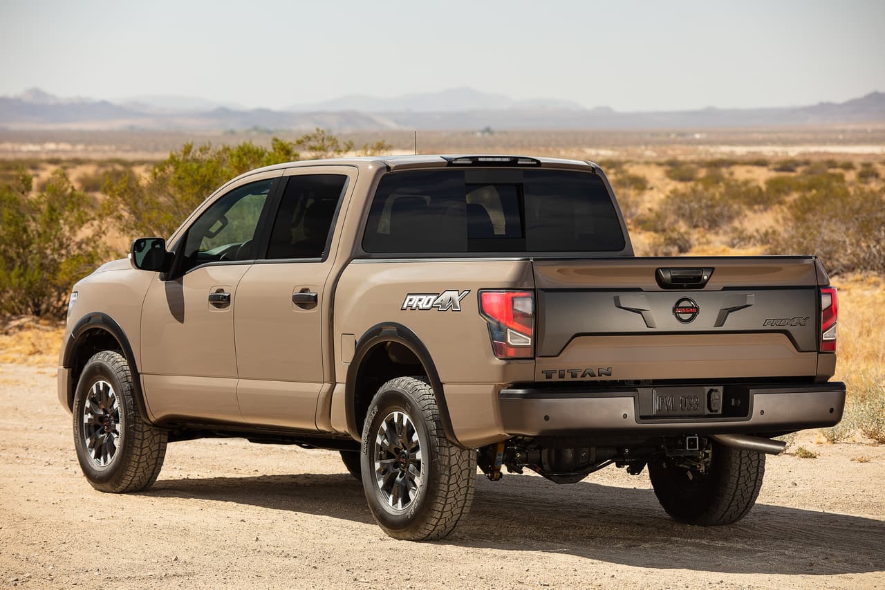 Nissan acudió a la Feria Estatal de Texas para presentar la iteración 2020 de su pickup de tamaño completo. En esta edición, la TITAN recibe una importante actualización que incluye mejoras en su motor, estética, tecnología y seguridad. En imagen: Nissan TITAN PRO-4X 2020.