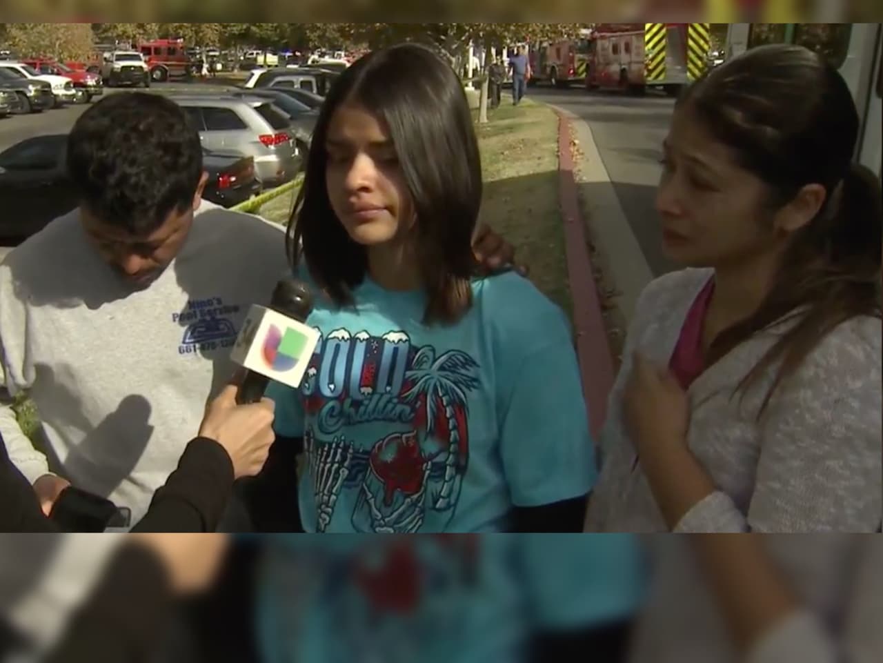 “Pude haber sido yo”: entre lágrimas, hispana relata los minutos de terror que se vivieron en la secundaria Saugus