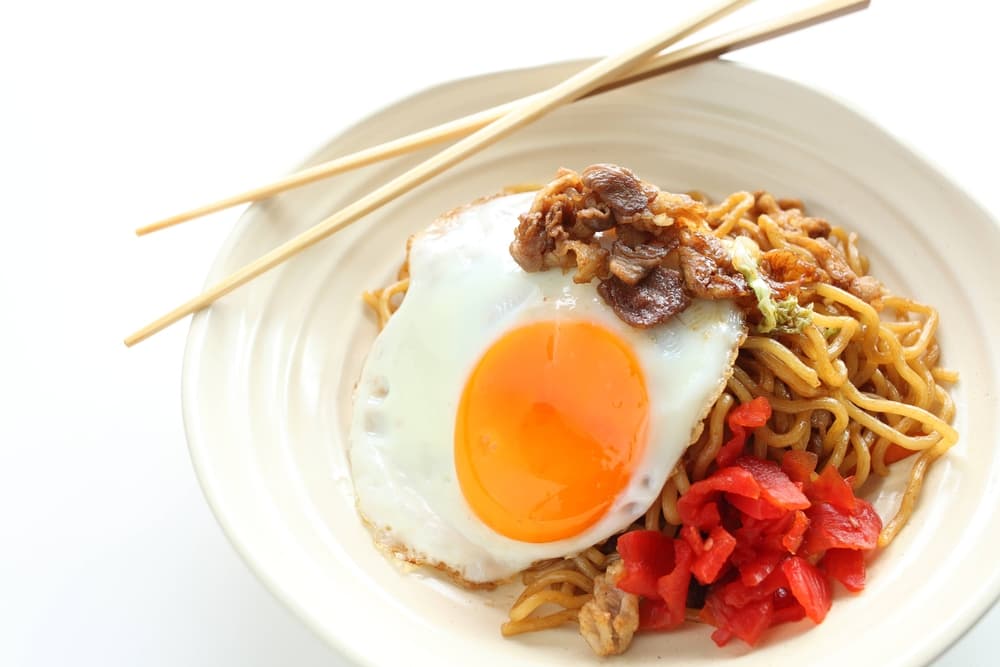 Debes sazonar al gusto y servir de inmediato puedes acompañar con queso parmesano rallado o queso pecorino.