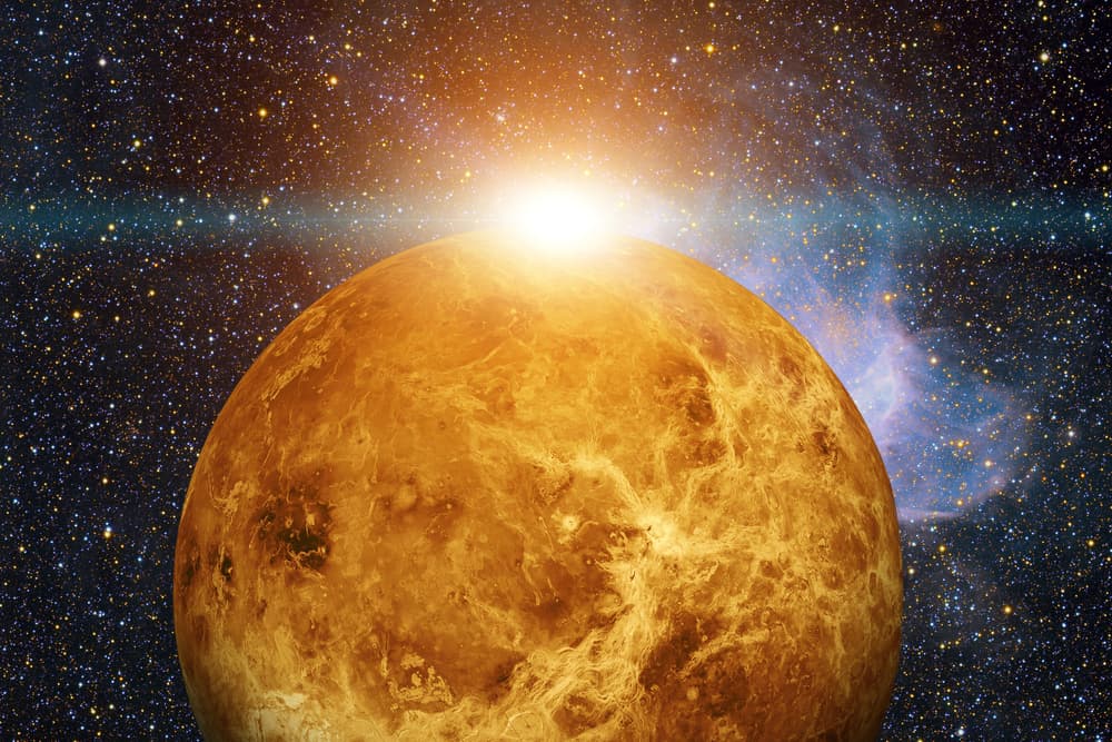 ¡Llegó el momento del “todo o nada”! Venus, el planeta más brillante que podemos ver fácilmente sin la ayuda de un telescopio, uno de los más famosos y conocidos desde la antigüedad siempre ha estado asociado al amor, un sentimiento universal.