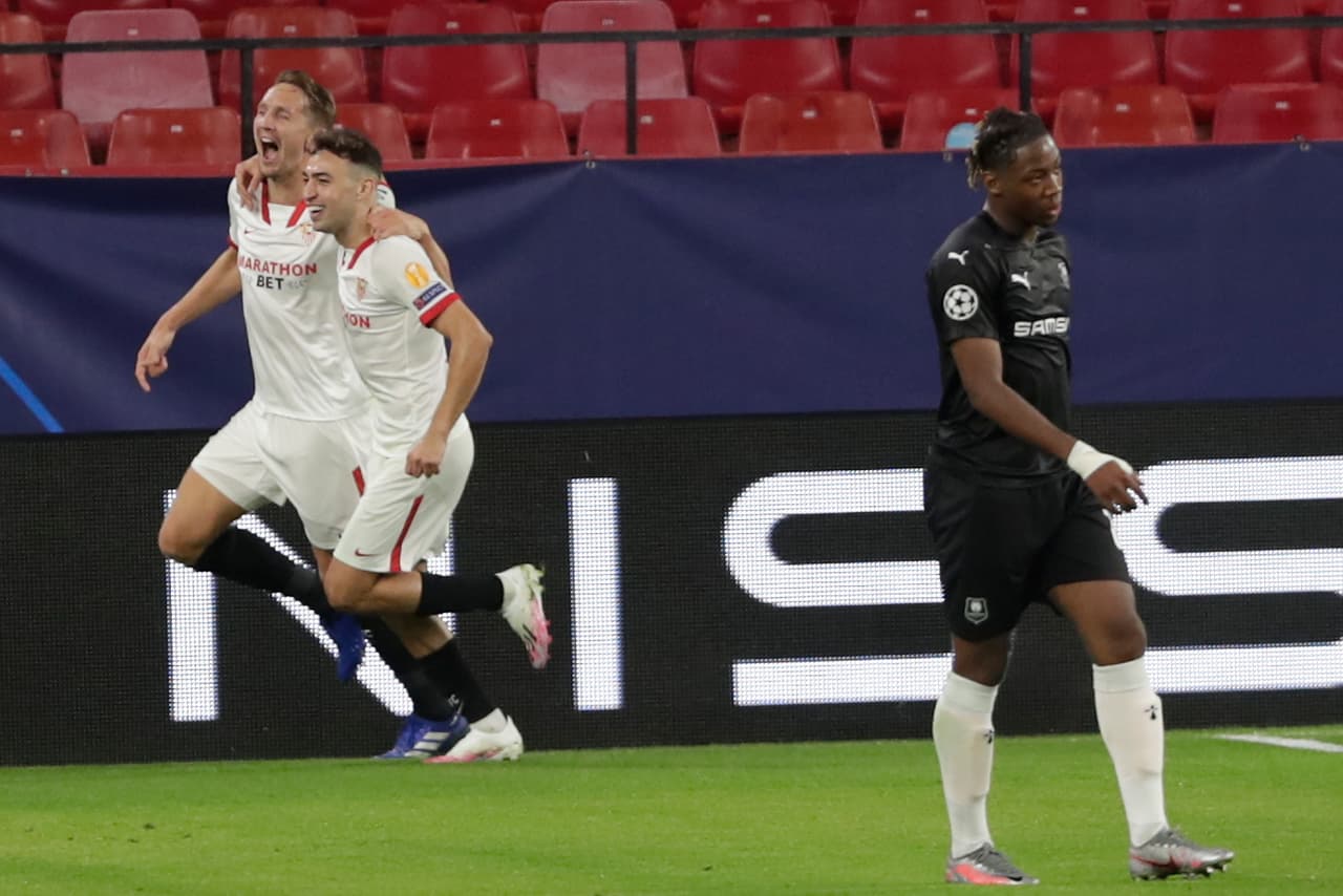 Sevilla venció por la mínima al Rennes con gol de Luuk de Jong (55’). Sevilla recibirá al Krasnodar y Rennes visitará al Chelsea en la tercera fecha de la justa.