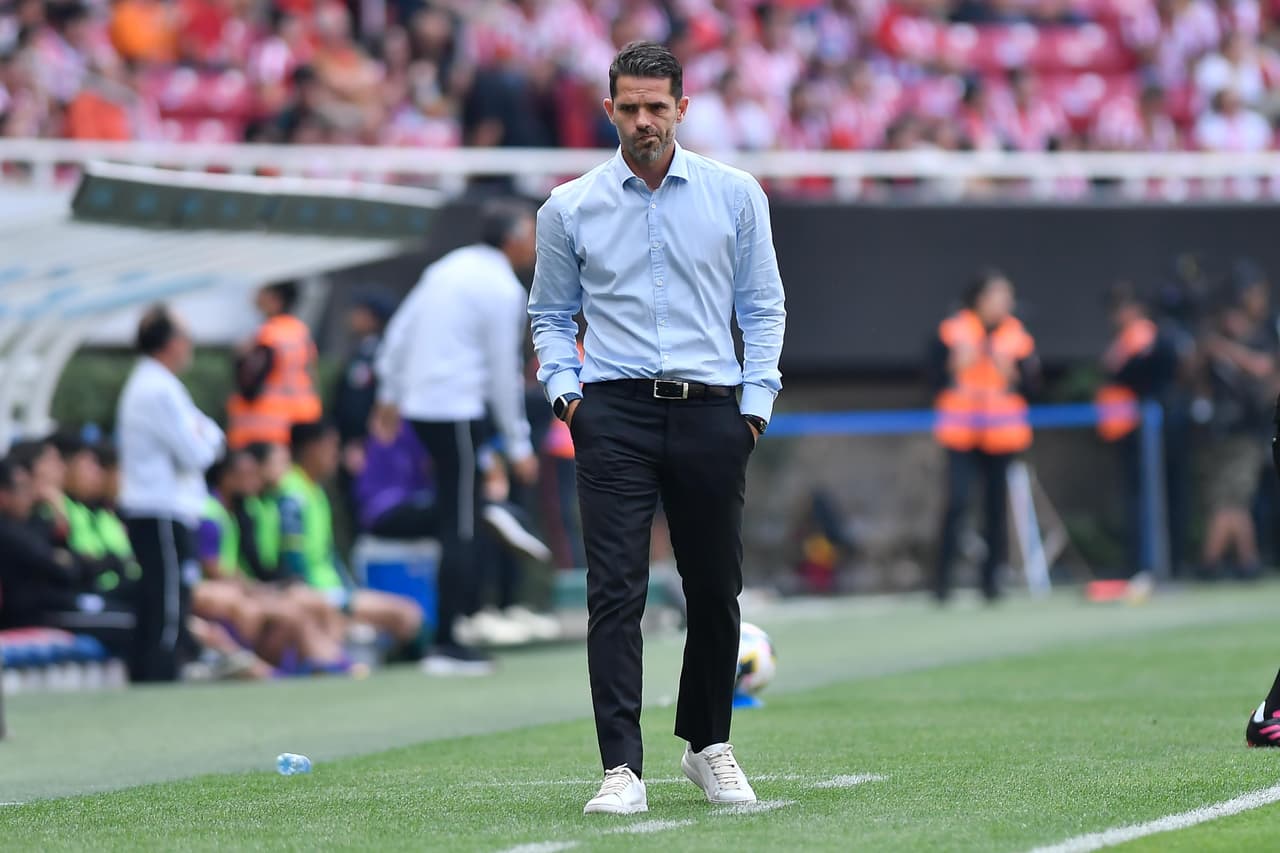 Chivas extraña al 'Chicharito': "Lo necesitamos dentro del plantel"