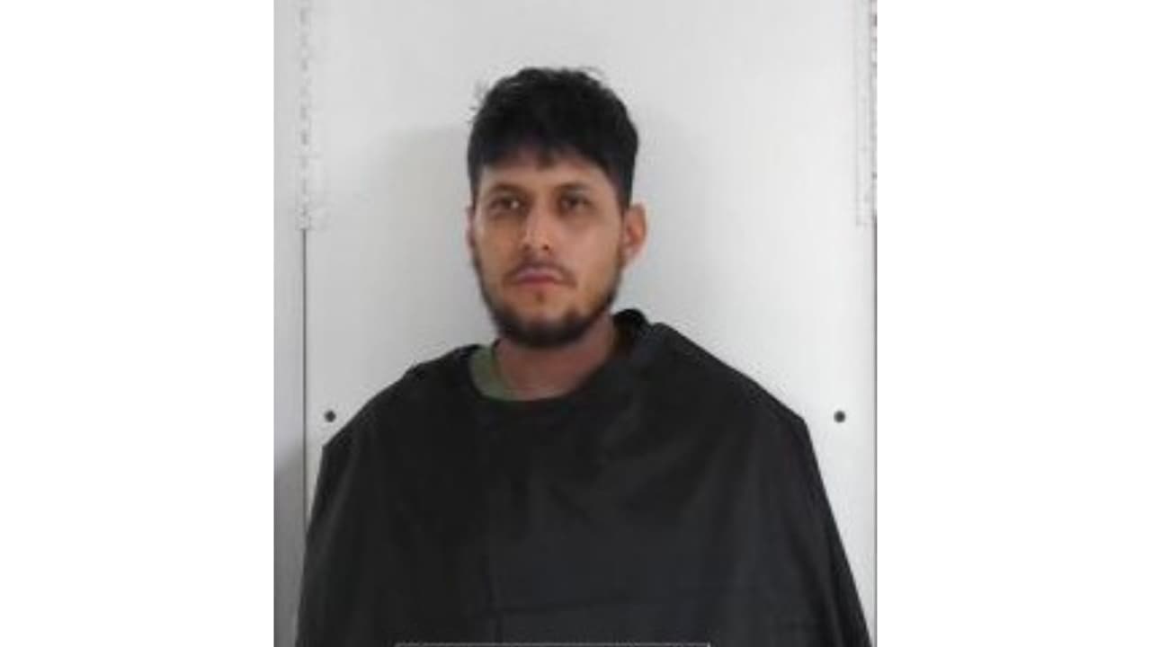 Un niño decía que había un "monstruo" debajo de su cama: su niñera encontró allí a un hombre escondido