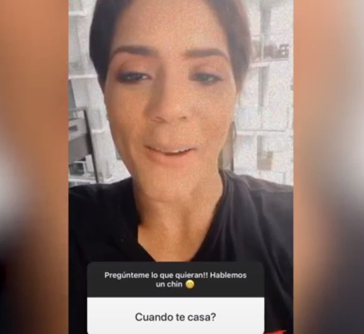 "¿Cuándo te casas?" se repetía una y otra vez en los mensajes y ante ello Francisca dijo que esa misma pregunta ella se la hacía todos los días: "¿Cuándo me caso? ¿Cuándo el coronavirus va a dejar casarme? No sé".