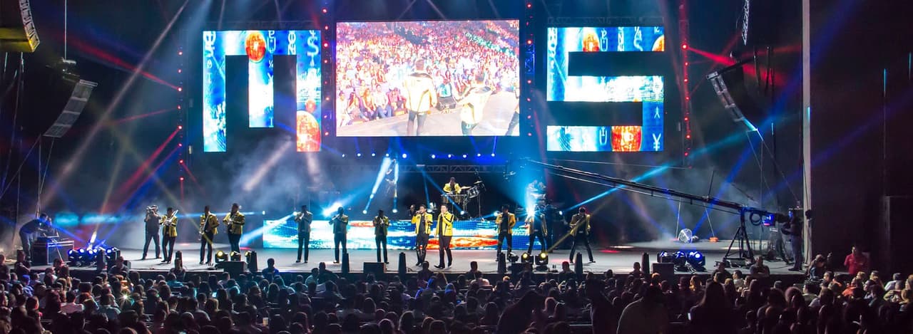 Pronto los éxitos llegaron, temas como 'Mi mayor anhelo', 'Mi razón de ser', entre muchos más los catapultaron en muy pocos años a la cima de las listas de popularidad y los han llevado también a presentarse en lugares tan importantes en México, Estados Unidos, Guatemala, Honduras y en breve se les verá en Colombia y hasta en España.