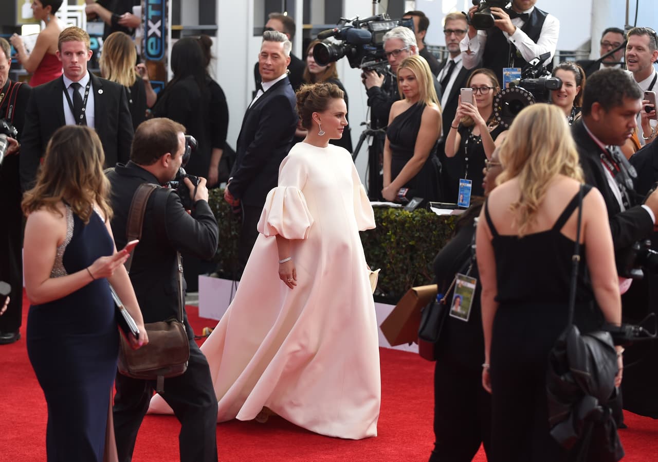 Natalie Portman informa que no va para los premios Oscar 2017