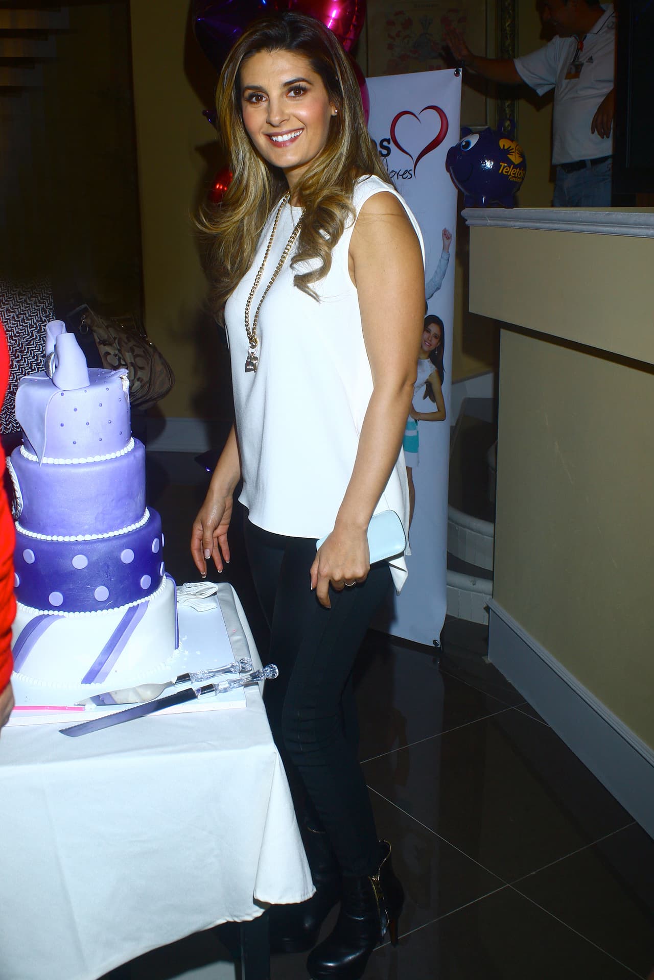 Desde entonces, la carrera de Mayrín Villanueva siempre ha estado ligada a las telenovelas, donde ha interpretado un sinfín de papeles.