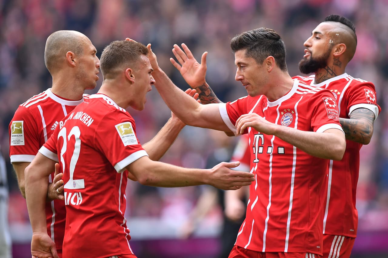 Lewandowski, que falló penalti, recurrió a esa fórmula para poner al minuto 88 el 6-0 definitivo de Bayern Munich contra Hamburgo y empezar a soñar con un nuevo título de Bundesliga.