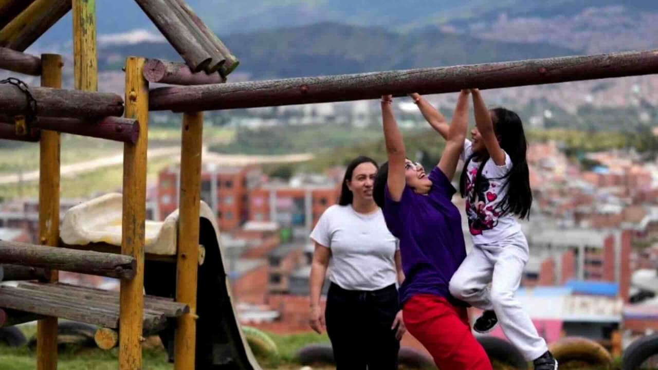 Adolescente que intentó quitarse la vida en centro de ICE en Texas fue deportada a Colombia