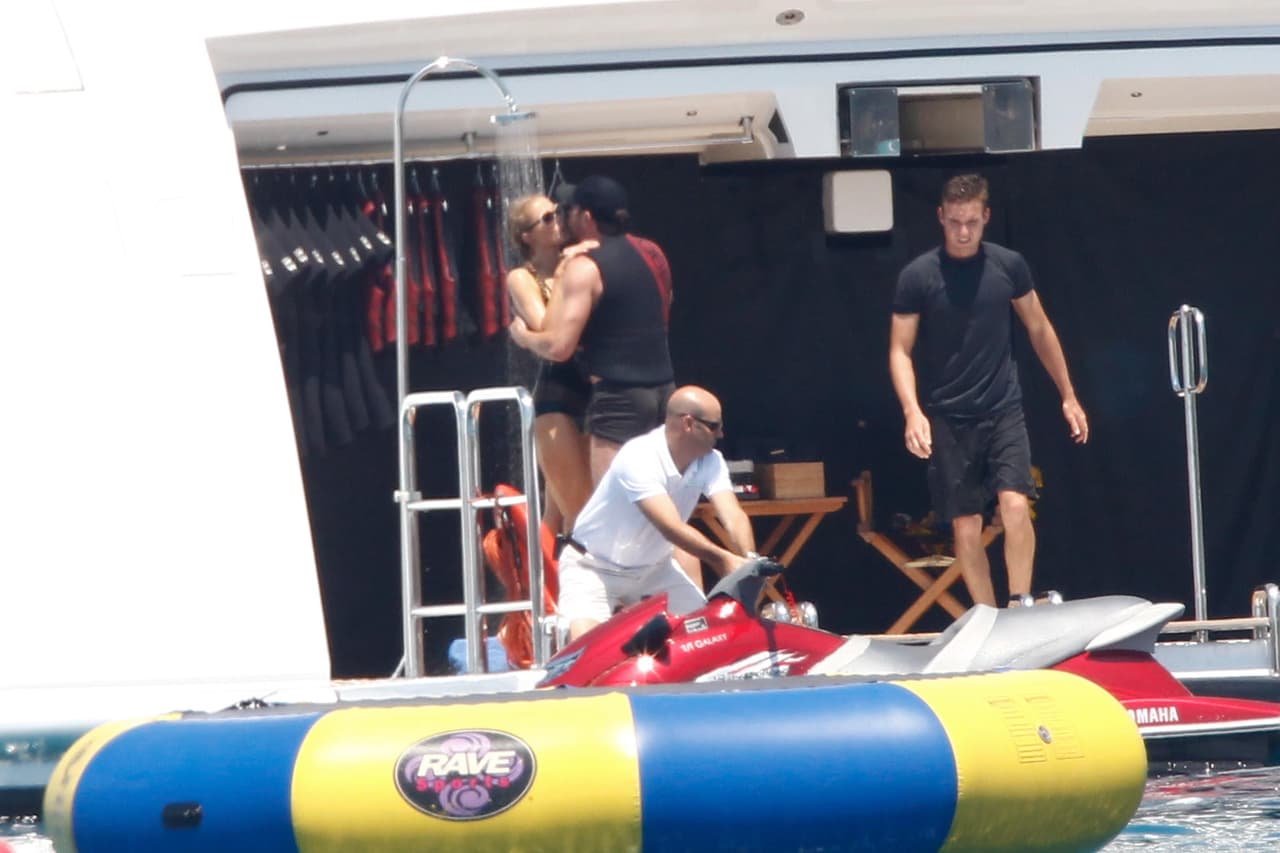 Dicen que Paris está encantada con él.