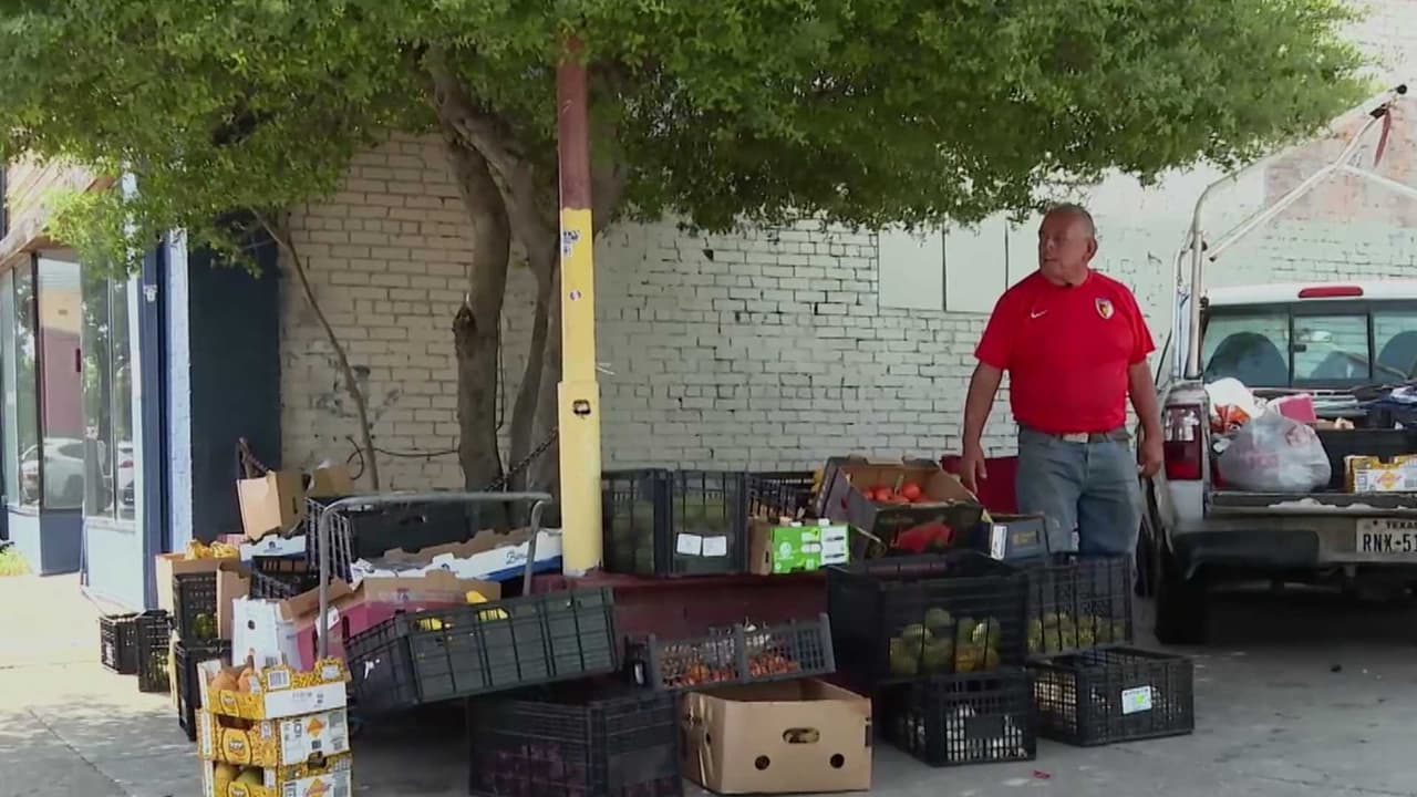 "A veces no saco para surtir": así es el difícil día a día de los vendedores por el calor extremo