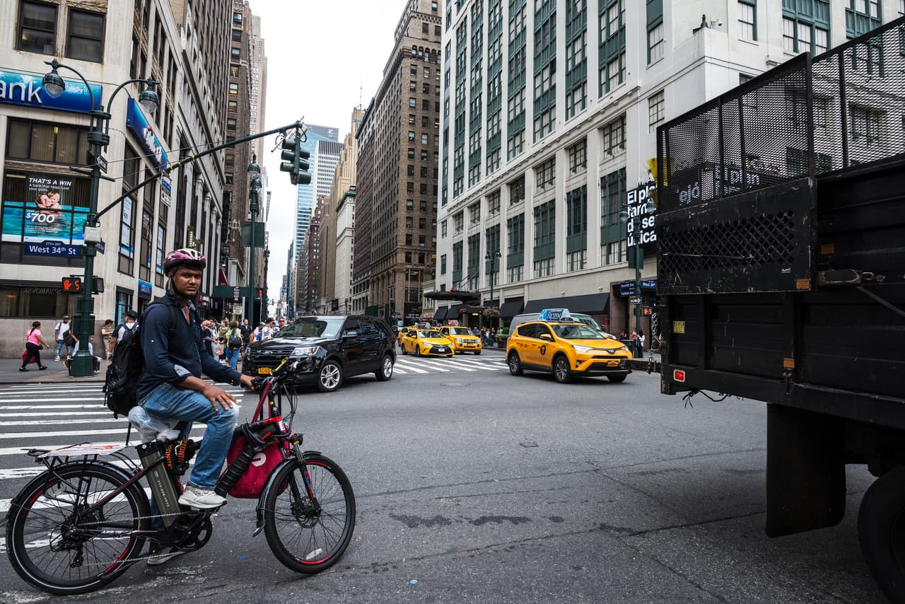 NYCHA quiere saber tu opinión sobre prohibir las e-bikes en edificios 