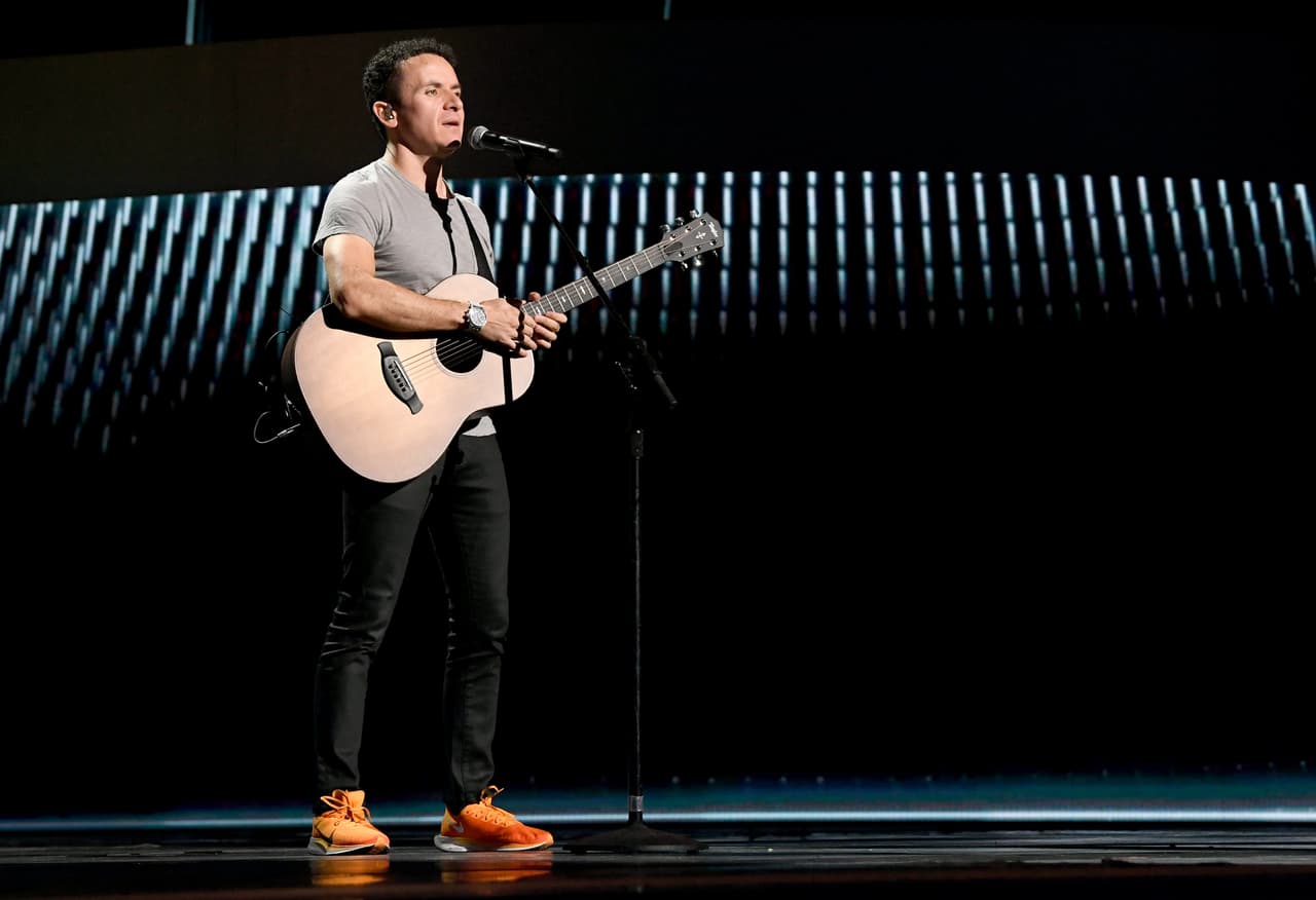 Día 1 - Fonseca durante los ensayos para la ceremonia de Latin GRAMMY en el MGM Grand Hotel & Casino en Las Vegas, Nevada.