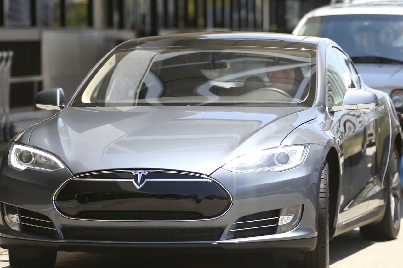 Pues esta vez fue visto al mando de un auto deportivo Telser.