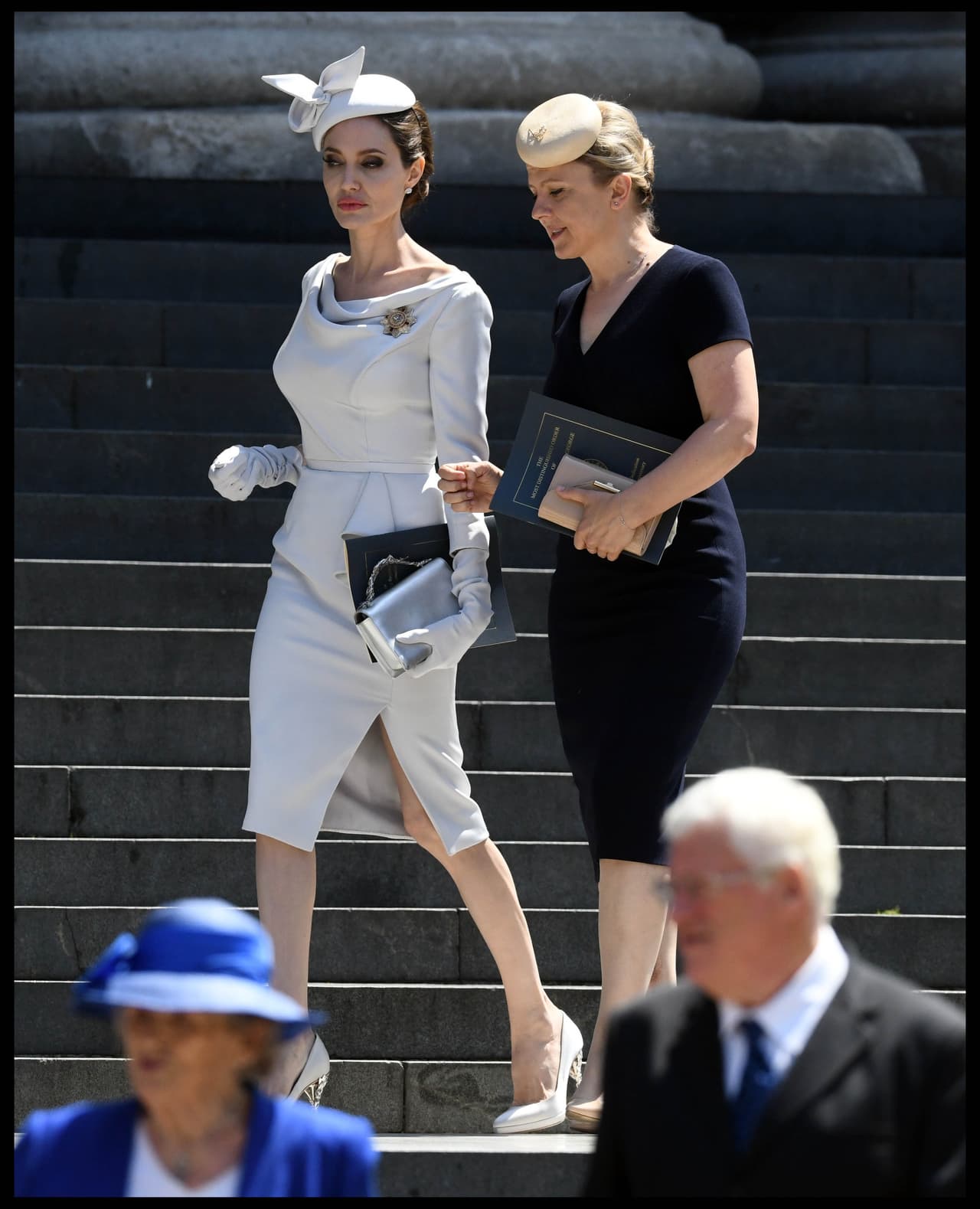 Angelina Jolie asistió este 28 de junio a la Catedral de San Pablo, en Londres. En el recinto se celebró el aniversario de la Orden de caballería británica de San Miguel y San Jorge.