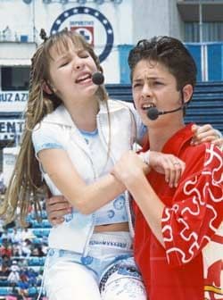 En el 2001 protagonizó al lado de Belinda "Aventuras En El Tiempo".