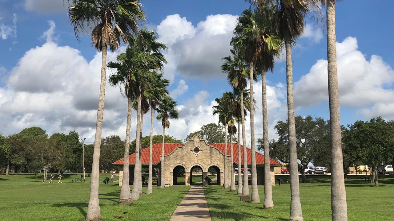 El pabellón al aire libre es un escenario perfecto para celebraciones familiares.