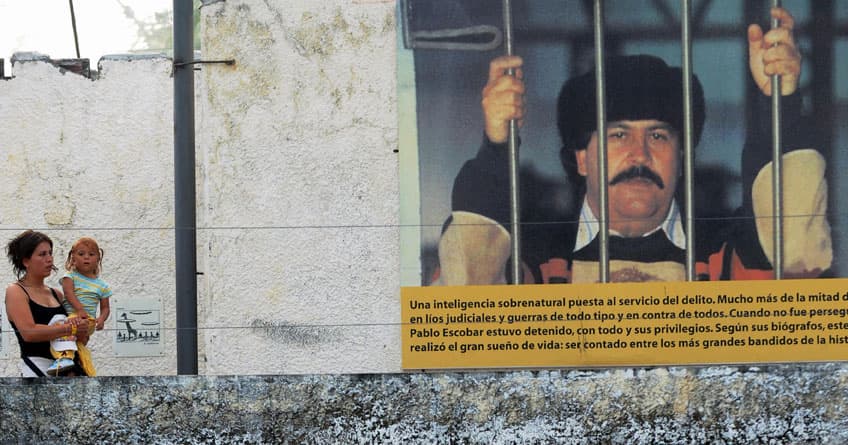 Esta es la única foto oficial que se conoce de Pablo Escobar dentro de la cárcel.