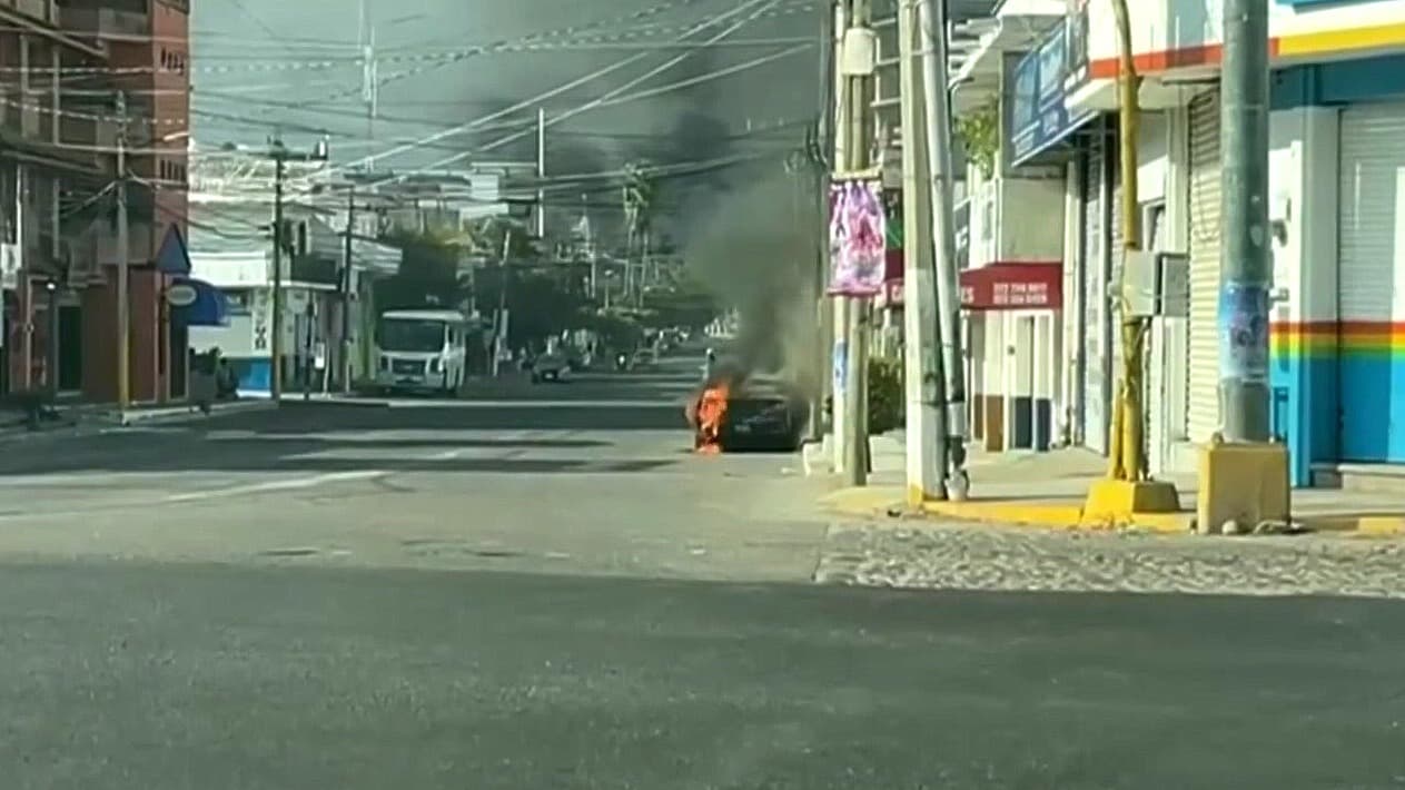 Muerte de "El Mencho": Cierre de escuelas, vuelos cancelados y suspención de transporte en Jalisco, México