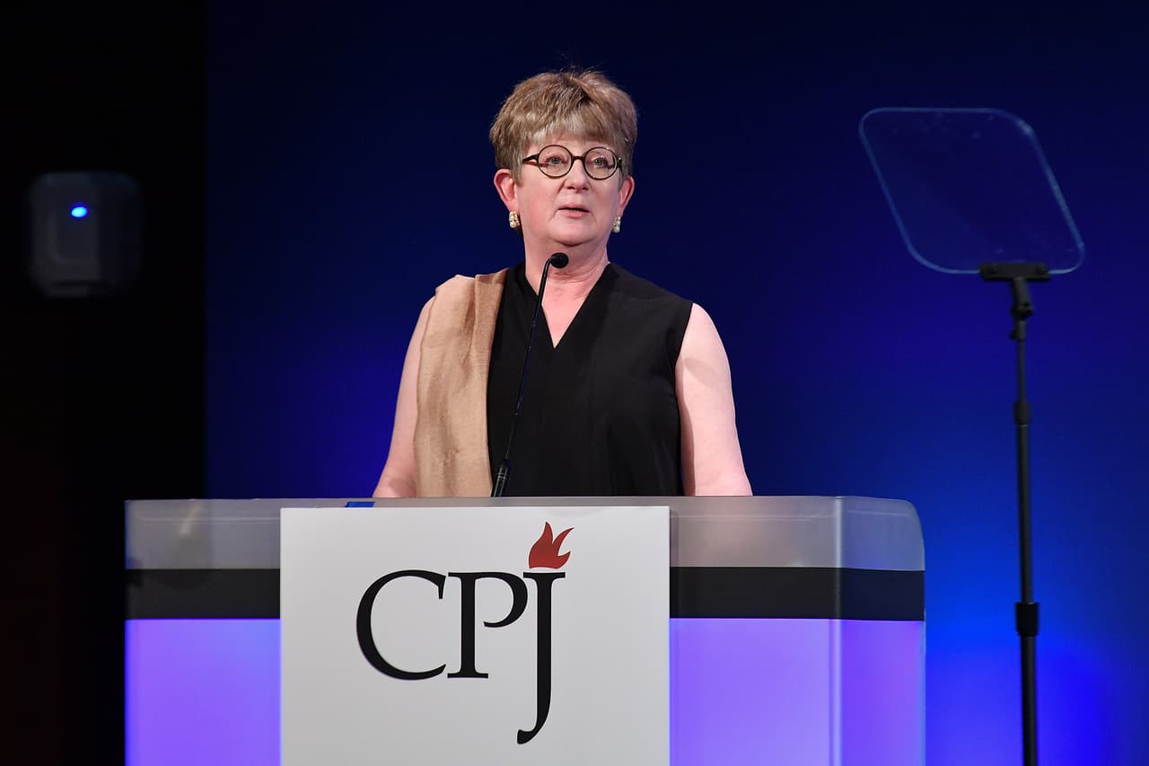 <b>"Las fuerzas de la represión a la prensa parecen ser cada vez más fuertes y poderosas cada minuto.</b> Los matones, los déspotas y los asesinos creen que están ganando. Ellos creen que pueden encerrarnos para siempre porque a nadie le importan los periodistas", dijo Kathleen Carroll, presidenta de la CPJ. "Pero están equivocados. No ganarán. Porque seguiremos luchando contra ellos", agregó.