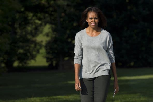 La primera dama siempre se ocupa de la salud, disciplina y éxito de sus hijas, antes que de la política, aunque en ambas tareas se saca un 10. Ha demostrado que además de ser una profesionista exitosa, madre dedicada y luchadora incansable, es una icono de moda y 'glamour'. Sin duda, ella es ejemplo y motivación para muchas madres que deben ser líderes, fuera y dentro de casa.