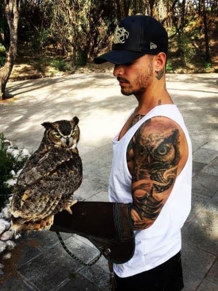 Y aprovechando toda la sabiduría de este búho, comparte su amor por los animales.