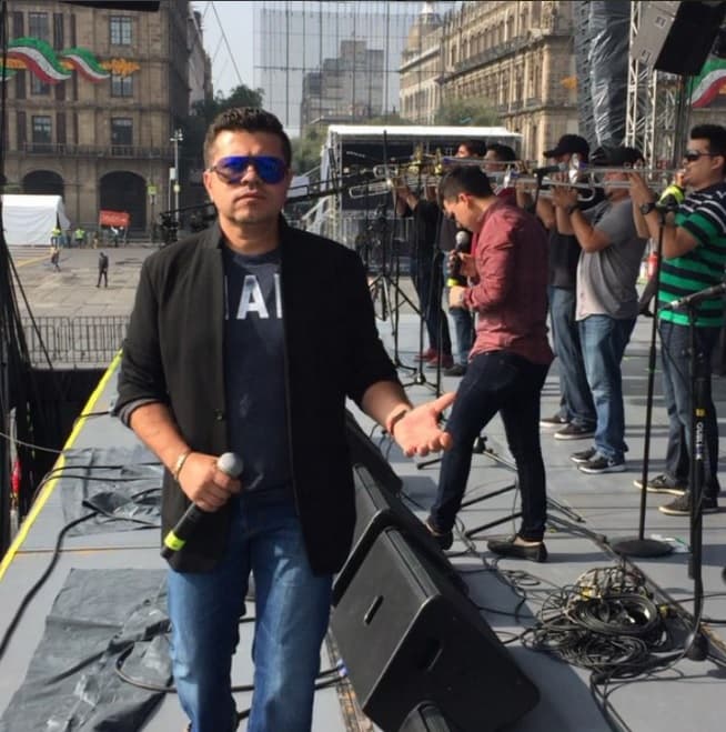 Otros que se presentaron, pese a la controversia que causaron en días pasados fueron los de La Arrolladora Banda el Limón.