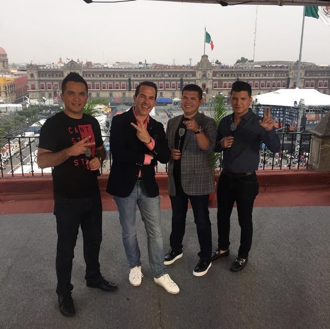 La agrupación llegó muy tempranito a hacer la prueba de sonido y hasta dieron entrevistas.