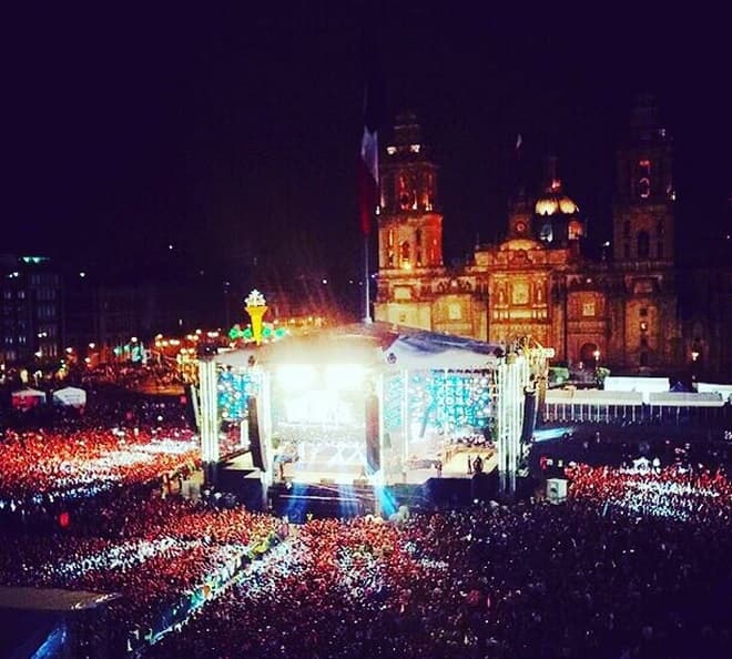 Cientos de mexicanos gritaron ¡Viva México! y celebraron con buena música.