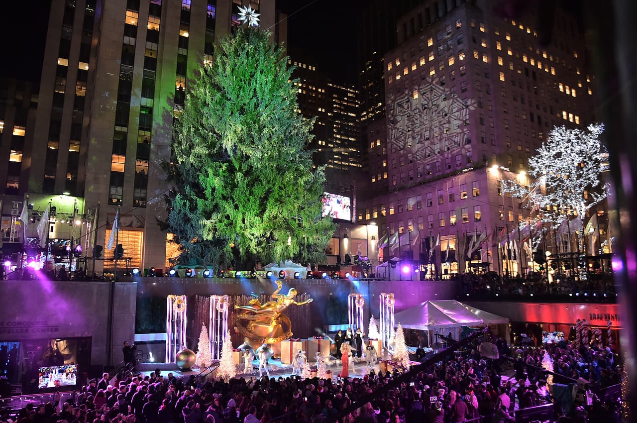 La interpretación de ese sencillo se ha convertido en todo un acontecimiento para el Rockefeller Center.