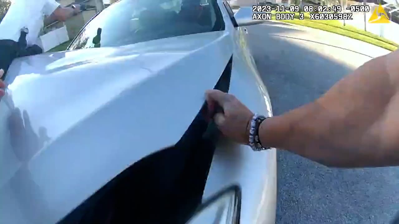 Las imágenes en primera persona muestran el impacto del auto de frente.