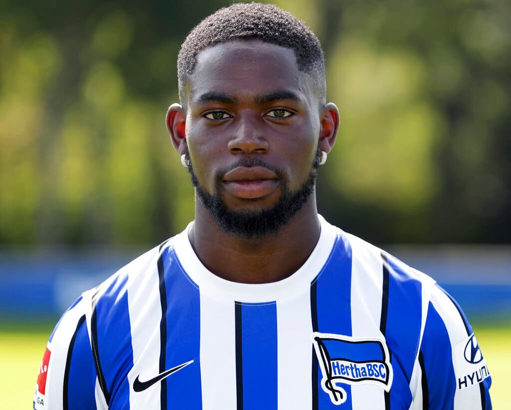 Equipo de Alemania se retira de un amistoso tras denunciar insulto racista de jugador hondureño