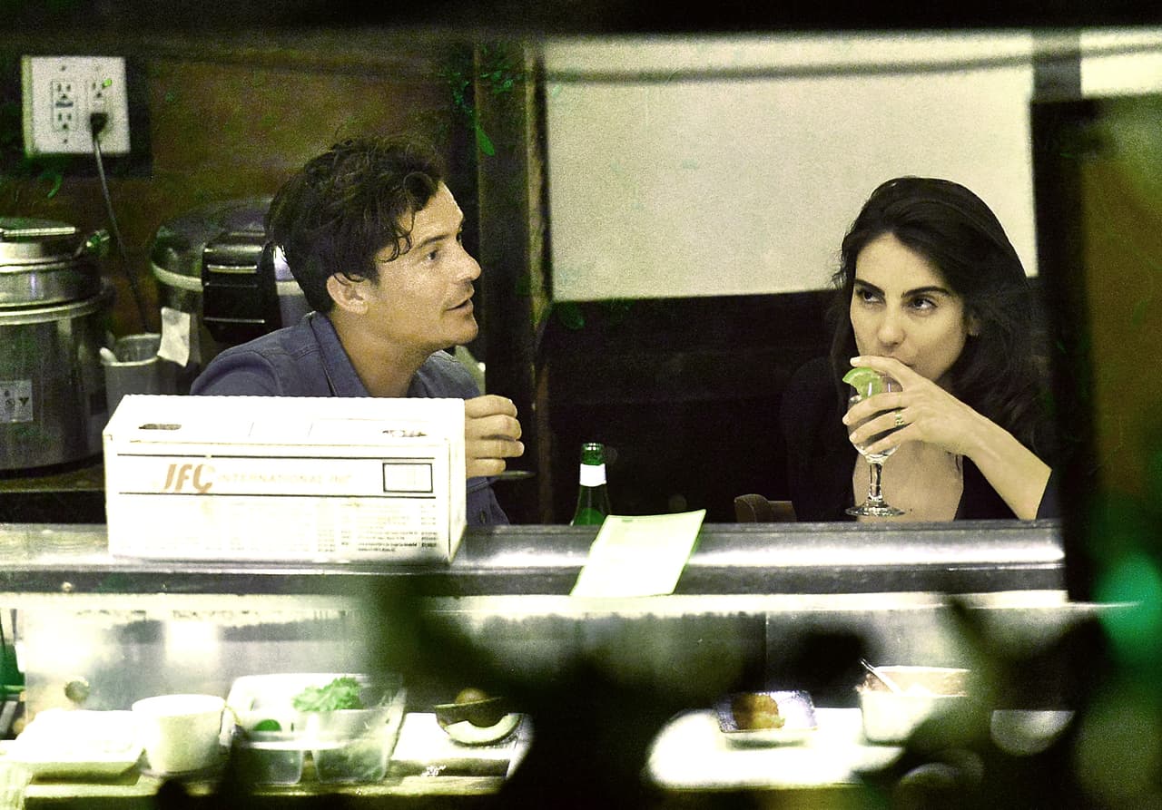 Durante el encuentro el actor no paró de acariciar y agasajar a la modelo