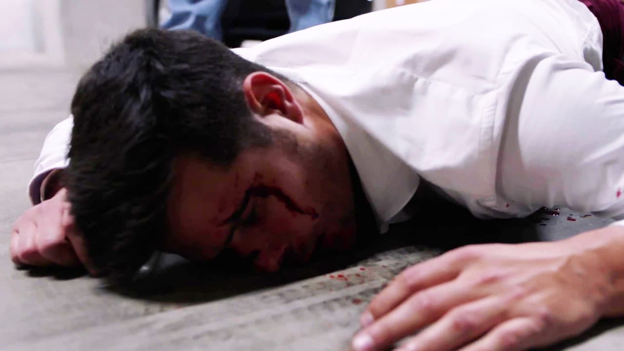 Tras saber que Alberto pretendía dar una entrevista sobre su pelea, Charly le pidió a su tío que enviara a sus hombres a golpearlo. El fotógrafo fue tomado por sorpresa y castigado sin piedad.