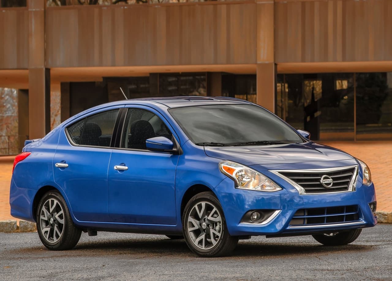 <h3 class="cms-H3-H3"><b>2. Nissan Versa</b></h3>
<br>
<br>
<b>Ahorro en porcentaje:</b> 8.9%
<br>
<b>Ahorro en dólares:</b> $984