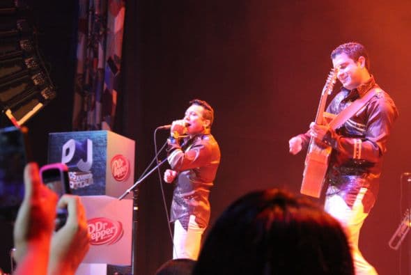 La Trakalosa de Monterrey prendió la fiesta del VIP Tour de Premios Juventud la noche del jueves en el House of Blues ¡Nos dejaron borrachos de amor por ellos!